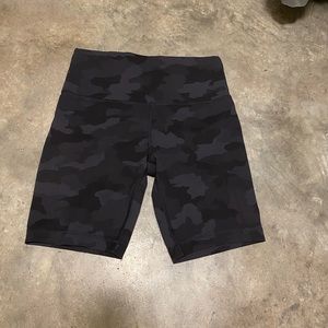 lululemon wunder under 8”